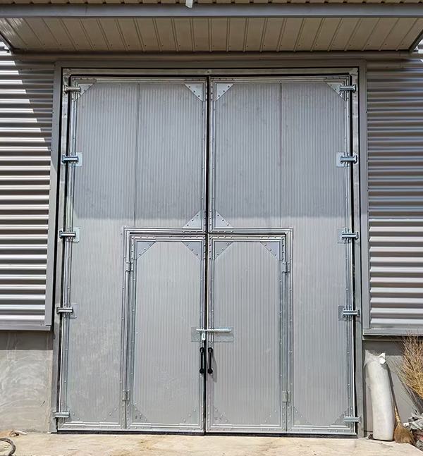 乌兰工业平开门