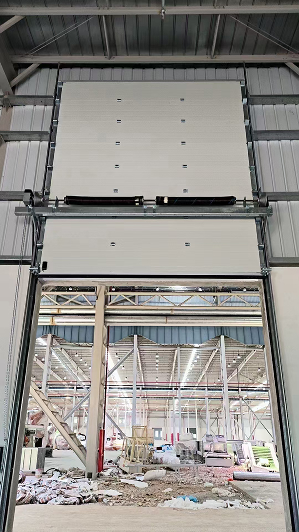 乌兰工业提升门