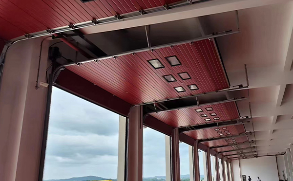 乌兰工业翻板门