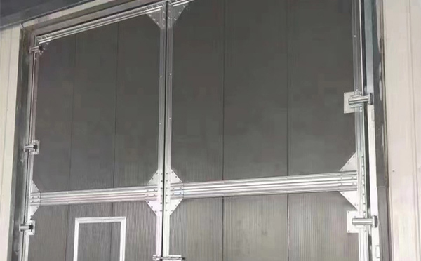 乌兰兰州厂房乌兰工业门选购与使用指南：打造高效安全的生产环境