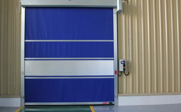 选择乌兰快速乌兰卷帘门时的注意事项