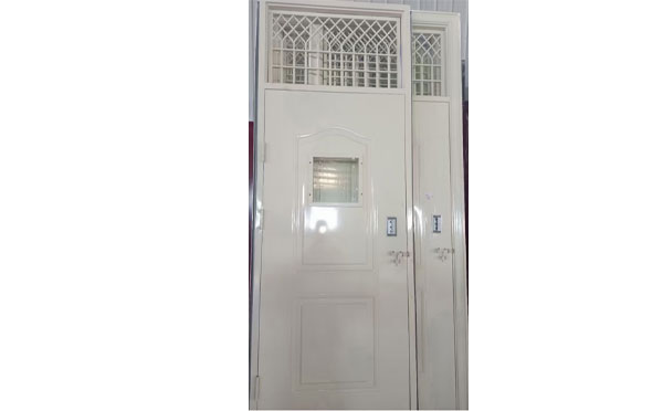 乌兰学校教室门