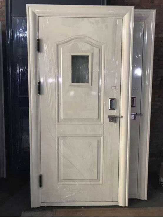 乌兰学校教室门 乌兰学校教室门