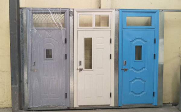 乌兰学校教室门