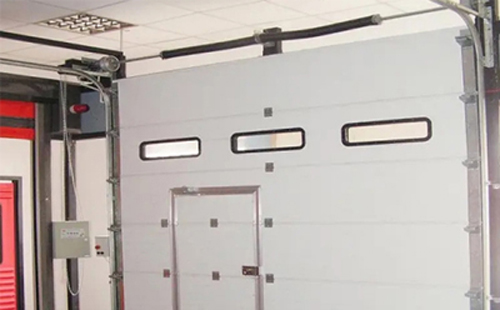 乌兰工业提升门的安装方法