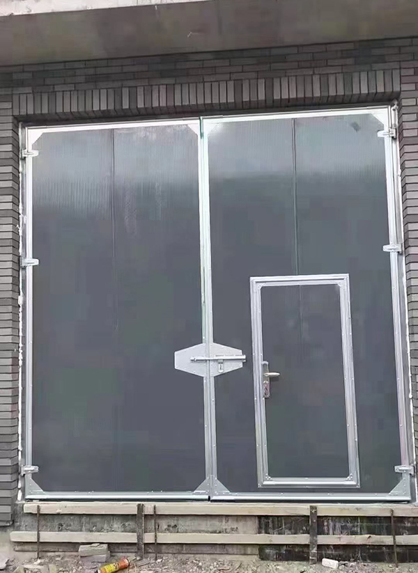 乌兰工业平开门在大型设备制造车间的应用实例